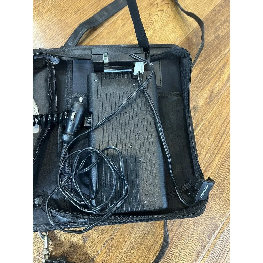 Vintage 90's Motorola Mobile Cell/Car  Phone & Carrying Case SCN2594A Not Tested